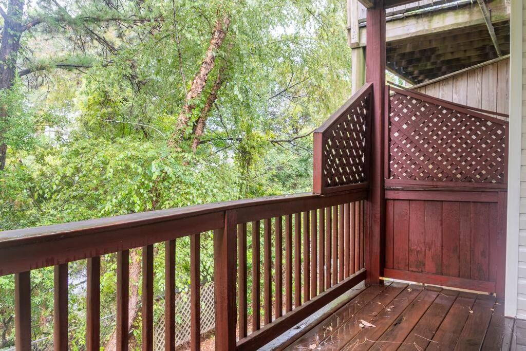 Private Room Balcony And Bathroom In Charleston Exterior foto