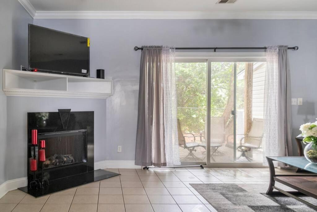 Private Room Balcony And Bathroom In Charleston Exterior foto